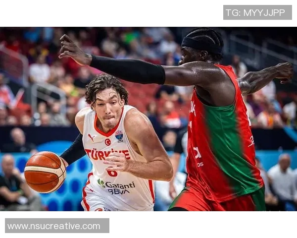 冰岛队与土耳其队激战正酣谁能在这场较量中笑到最后